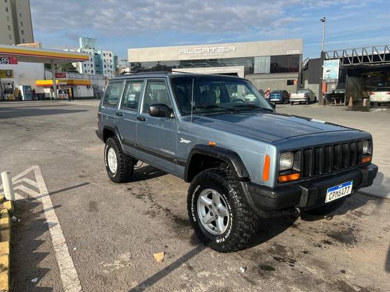 JEEP CHEROKEE 4.0 SPORT 4X4 6I 12V GASOLINA 4P AUTOMÁTICO JEEP CHEROKEE 4.0 SPORT 4X4 6I 12V GASOLINA 4P AUTOMÁTICO
